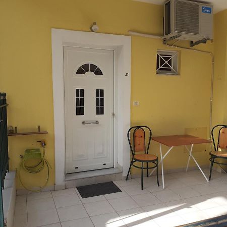 Yellow House Daire Kalamata Dış mekan fotoğraf