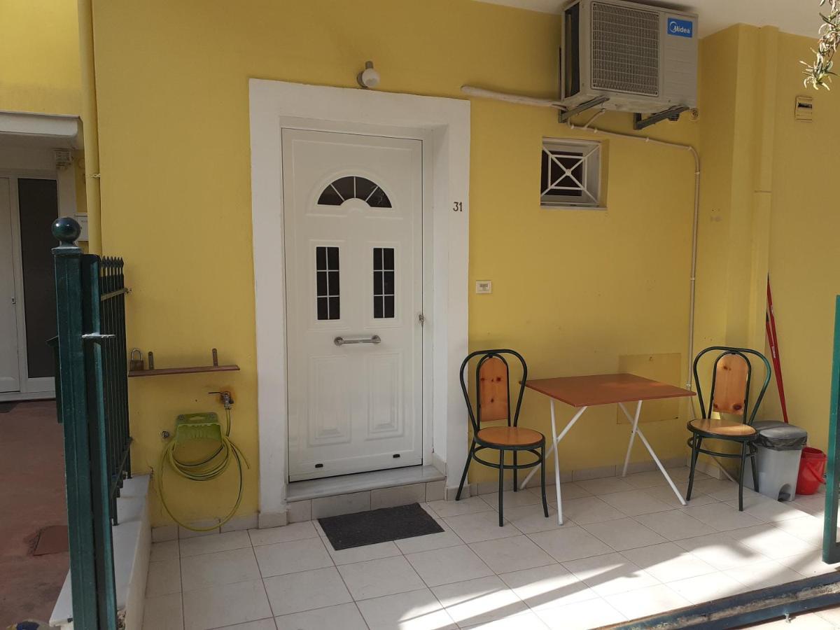 Yellow House Daire Kalamata Dış mekan fotoğraf